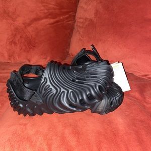 SALEHE BEMBURY X CROCS